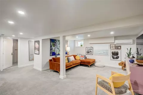 Living - 1020 Colby Ave, Everett, WA 98201 photo 3 of 5