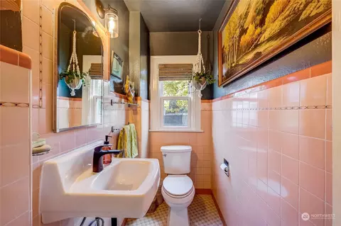 Bath - 1020 Colby Ave, Everett, WA 98201 photo 1 of 4