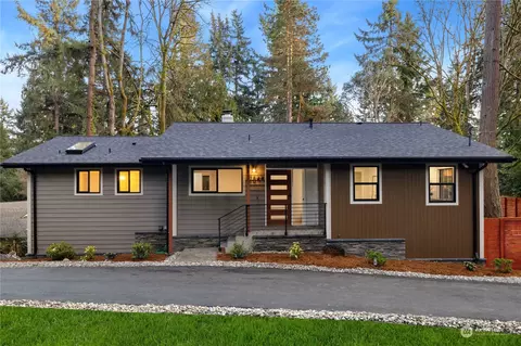 12844 Holiday Dr NE, Kirkland, WA 98034