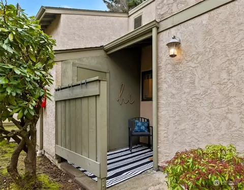 10048 NE 138th Pl #I 1, Kirkland, WA 98034