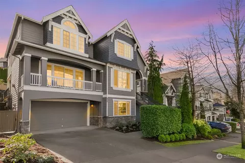 35019 SE Curtis Dr, Snoqualmie, WA 98065