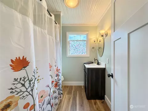Bath - 406 W Alder St, Sequim, WA 98382 photo 1 of 4