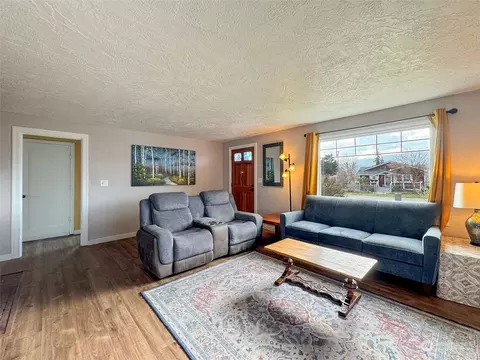 Living - 406 W Alder St, Sequim, WA 98382 photo 1 of 3