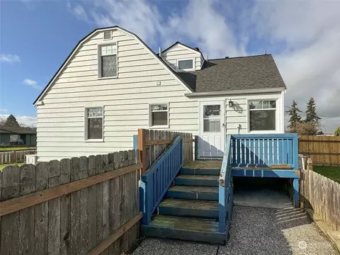 Exterior - 406 W Alder St, Sequim, WA 98382 photo 5 of 8