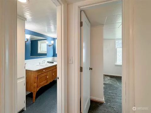 Bath - 406 W Alder St, Sequim, WA 98382 photo 3 of 4
