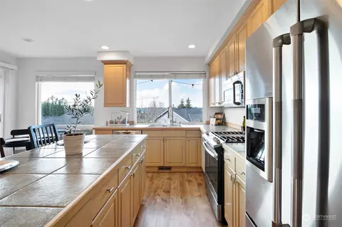Kitchen - 2826 202nd St SE, Bothell, WA 98012 photo 4 of 4