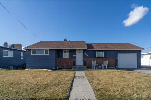 946 S Juniper Dr, Moses Lake, WA 98837