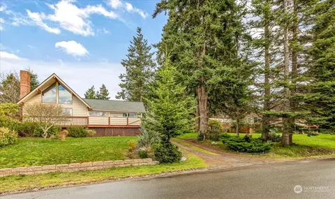 1283 Farragut Dr, Coupeville, WA 98239