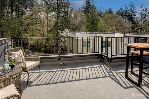 Exterior - 8910 NE 173rd Pl #B, Bothell, WA 98011 photo 2 of 3