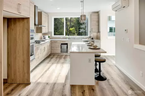 Kitchen - 8910 NE 173rd Pl #B, Bothell, WA 98011 photo 2 of 7