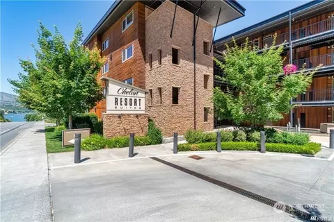 2220 W Woodin Ave #302, Chelan, WA 98816
