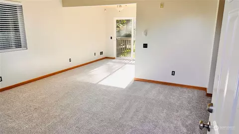 7220 Rainier Dr #110, Everett, WA 98203 photo 3