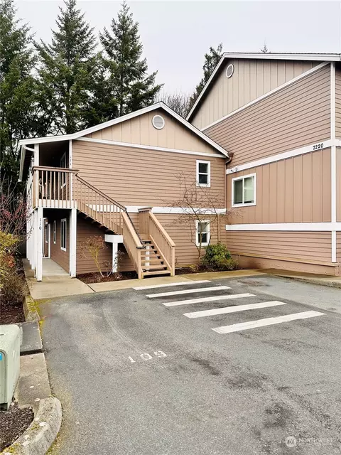 7220 Rainier Dr #110, Everett, WA 98203