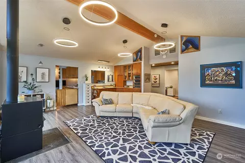 Living - 27801 SE 403rd St, Enumclaw, WA 98022 photo 3 of 5