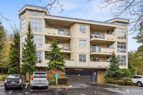 424 102nd Ave SE #101, Bellevue, WA 98004