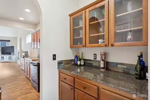 Kitchen - 205 Hawk Ave SW, Orting, WA 98360 photo 1 of 5
