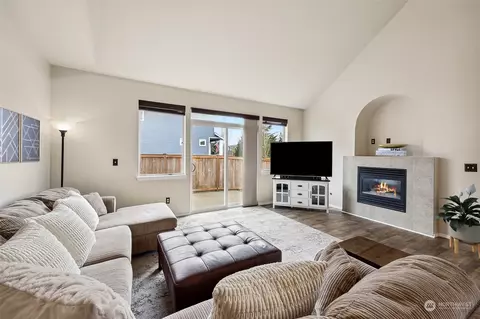 Living - 205 Hawk Ave SW, Orting, WA 98360 photo 4 of 5