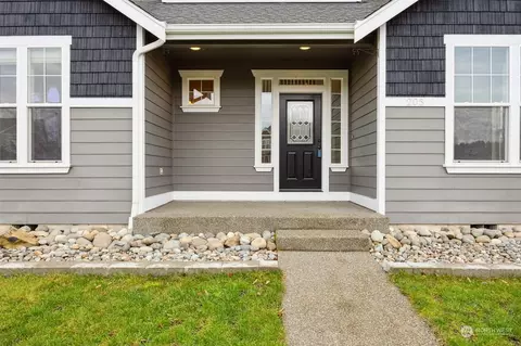 Exterior - 205 Hawk Ave SW, Orting, WA 98360 photo 2 of 9