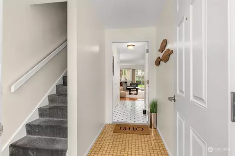 12230 SE 60th St #32, Bellevue, WA 98006