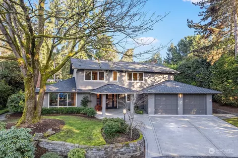 5922 83rd Pl SE, Mercer Island, WA 98040