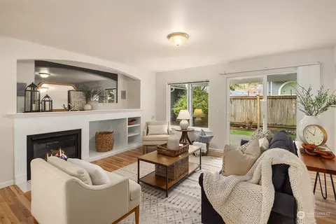 Living - 2201 192nd St SE #T 101, Bothell, WA 98012 photo 3 of 5