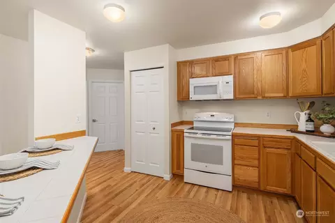 Kitchen - 2201 192nd St SE #T 101, Bothell, WA 98012 photo 4 of 4