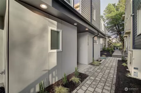 1515 B 44th Ave SW, Seattle, WA 98116