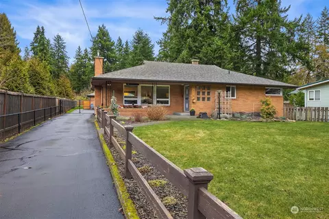 3810 NE 178th St, Lake Forest Park, WA 98155
