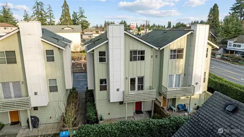 734 N 185th St, Shoreline, WA 98133