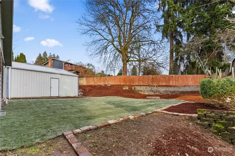 Exterior - 21613 6th Ave W, Bothell, WA 98021 photo 9 of 11