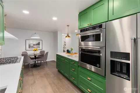 Kitchen - 21613 6th Ave W, Bothell, WA 98021 photo 4 of 4