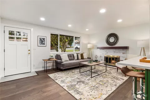 Living - 21613 6th Ave W, Bothell, WA 98021 photo 4 of 4