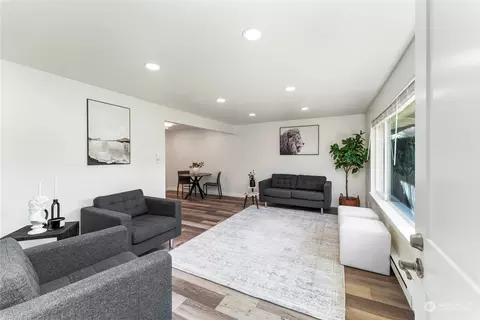 1302 Cascade Dr #2, Everett, WA 98203