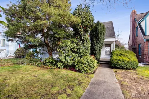 6048 35th Ave NE, Seattle, WA 98115