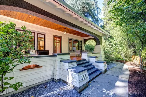 908 SW Austin St, Seattle, WA 98106