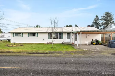 606 S Broadway St, Westport, WA 98595