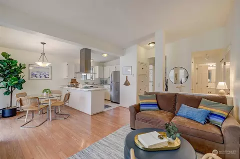 1742 NW 56th St #302, Seattle, WA 98177