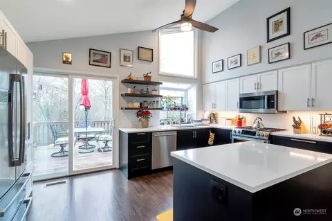 Kitchen - 22205 5th Dr SE, Bothell, WA 98021 photo 2 of 3