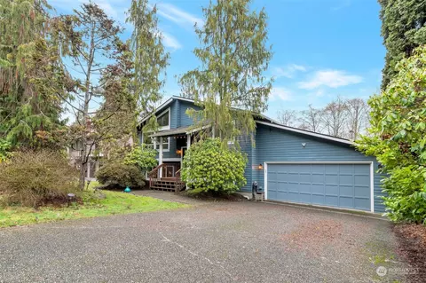 Exterior - 22205 5th Dr SE, Bothell, WA 98021 photo 2 of 4