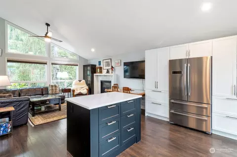 Kitchen - 22205 5th Dr SE, Bothell, WA 98021 photo 3 of 3