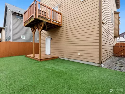 Exterior - 11706 10th Pl W, Everett, WA 98204 photo 6 of 7