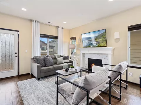 Living - 11706 10th Pl W, Everett, WA 98204 photo 1 of 3