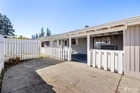 Exterior - 7703 Easy St, Everett, WA 98203 photo 7 of 10