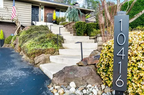 Exterior - 10416 NE 195th St, Bothell, WA 98011 photo 2 of 9