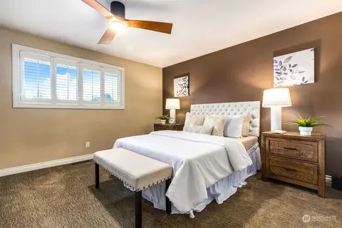Bedroom - 10416 NE 195th St, Bothell, WA 98011 photo 2 of 4