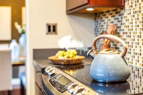 Kitchen - 10416 NE 195th St, Bothell, WA 98011 photo 2 of 6