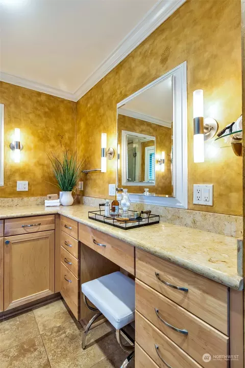 Bath - 10416 NE 195th St, Bothell, WA 98011 photo 3 of 5
