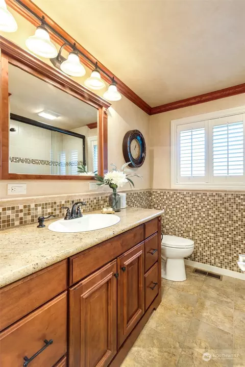 Bath - 10416 NE 195th St, Bothell, WA 98011 photo 1 of 5