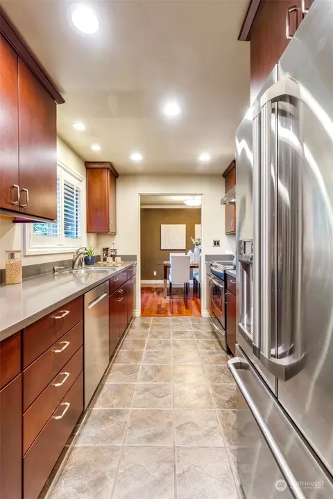 Kitchen - 10416 NE 195th St, Bothell, WA 98011 photo 5 of 6