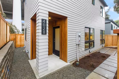 4028 5th Ave NE, Seattle, WA 98105